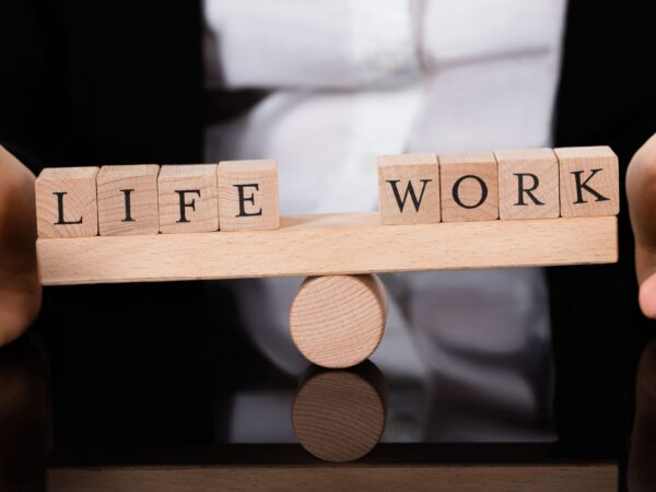 Como equilibrar vida pessoal e profissional com mais leveza e consciência